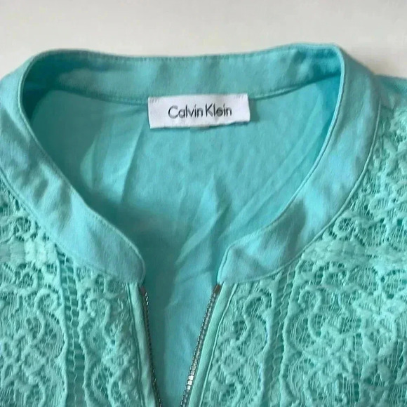 Calvin Klein sleeveless top size medium - Picture 2 of 5